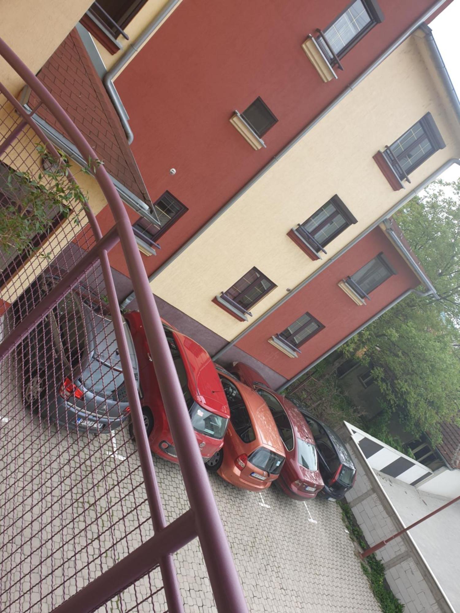 Lux Apartman Čačak Zewnętrze zdjęcie