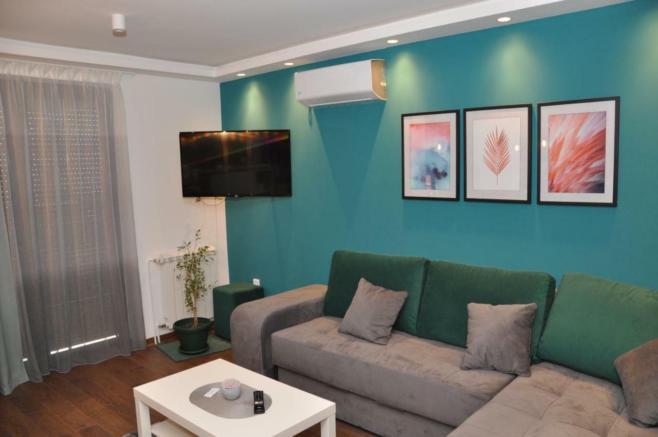 Lux Apartman Čačak Zewnętrze zdjęcie