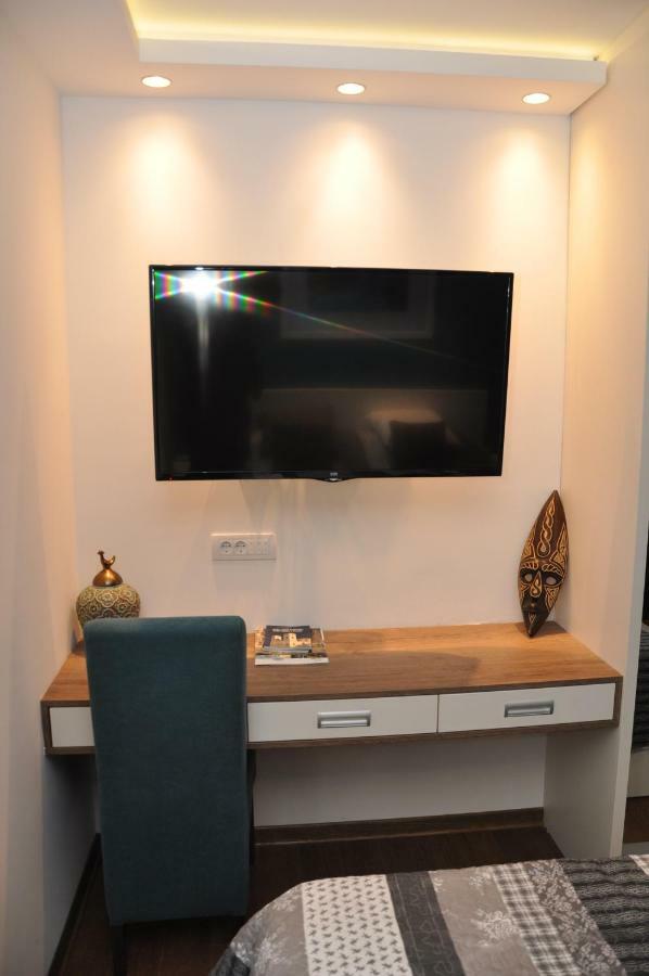 Lux Apartman Čačak Zewnętrze zdjęcie