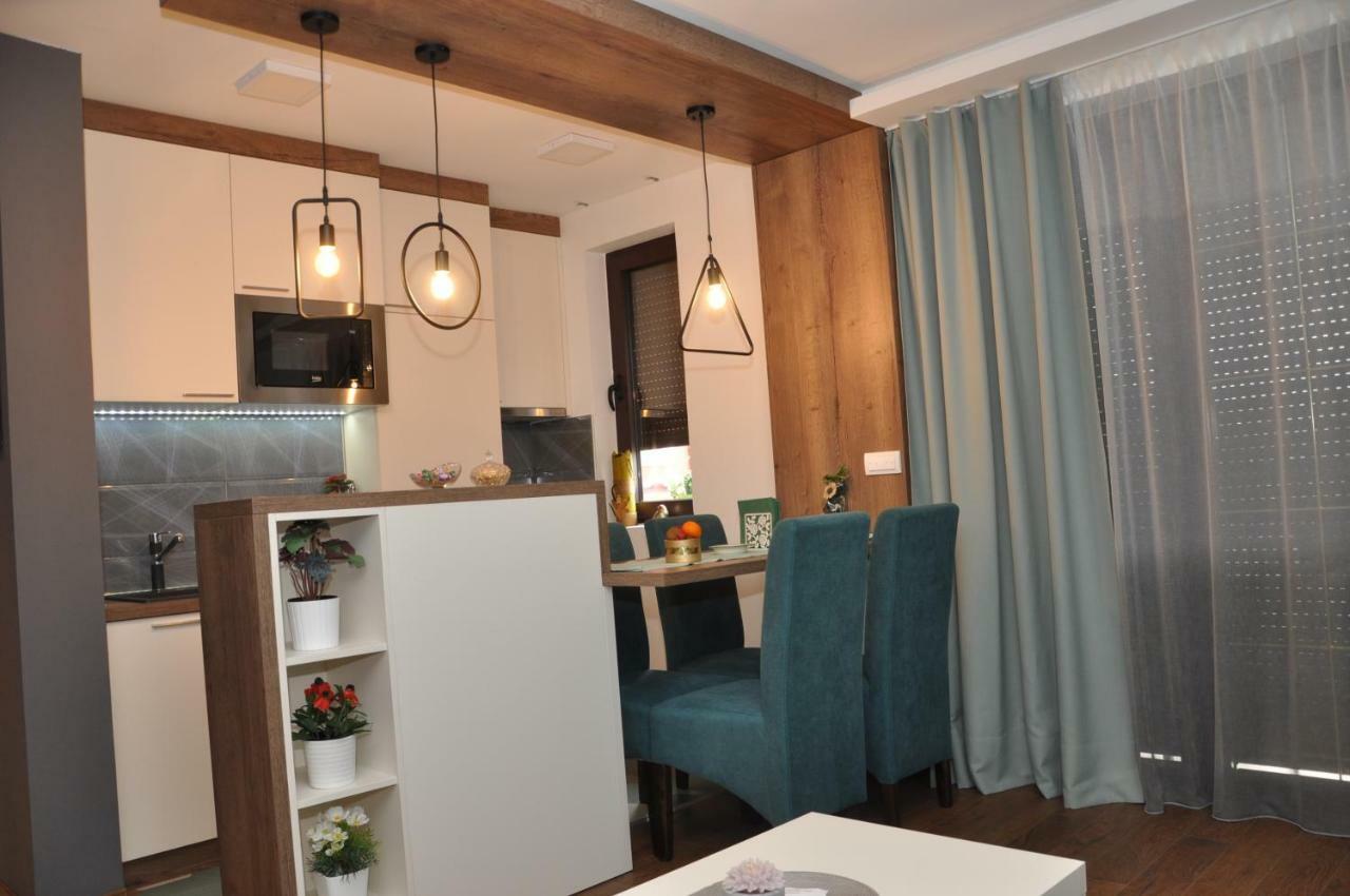 Lux Apartman Čačak Zewnętrze zdjęcie